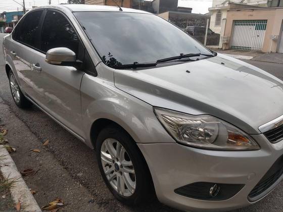 FORD FOCUS 1.6 GLX SEDAN 16V FLEX 4P MANUAL